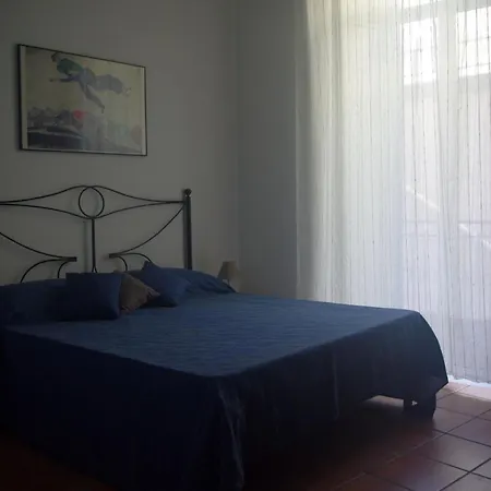'na Siesta Neapol